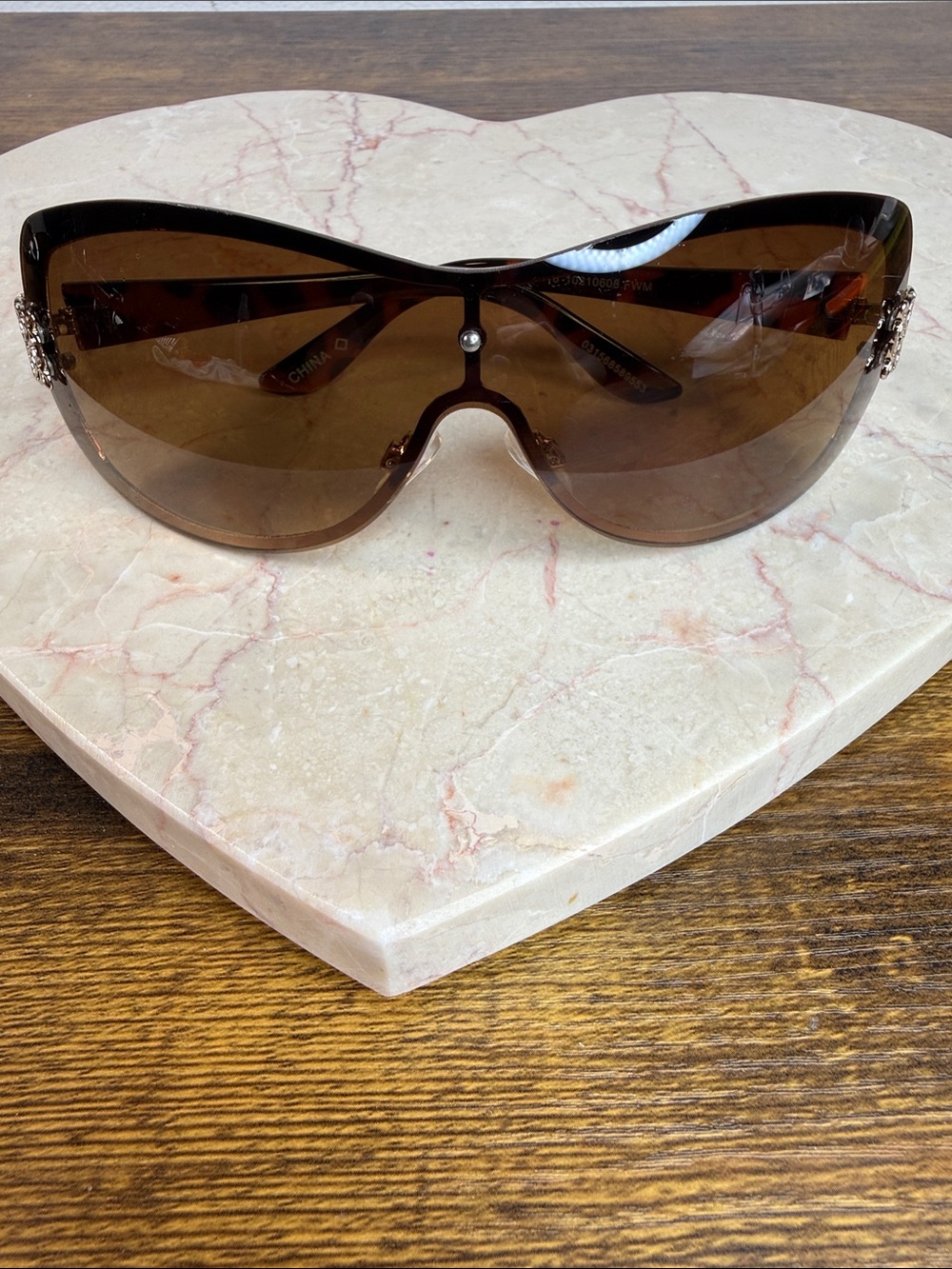 Women's Oversized Brown Gradient Shield Sunglasses